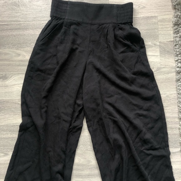 Aritzia Talula Sullivan Wide Crop - Picture 4 of 7